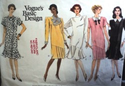 2444 VOGUE EZ STRAIGHT SHORT - LONG SLEEVE COLLAR DRESS, FLOUNCE OR NOT PATTERN 12-16